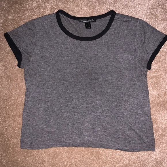 Cropped tee